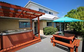 Aristaair- Central City Townhouse